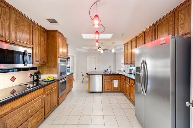 1000 Raven Bend Court, Southlake, TX 76092