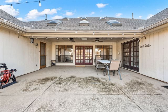 1000 Raven Bend Court, Southlake, TX 76092