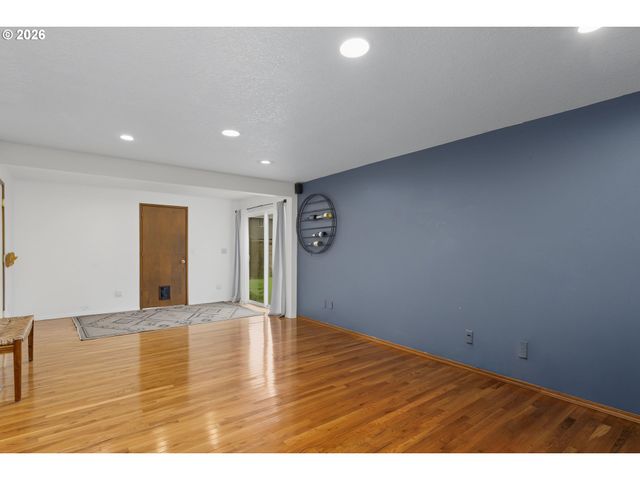 11720 PARTLOW Rd, Oregon City, OR 97045