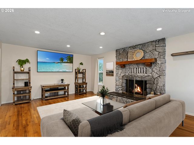 11720 PARTLOW Rd, Oregon City, OR 97045