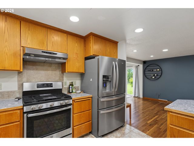 11720 PARTLOW Rd, Oregon City, OR 97045