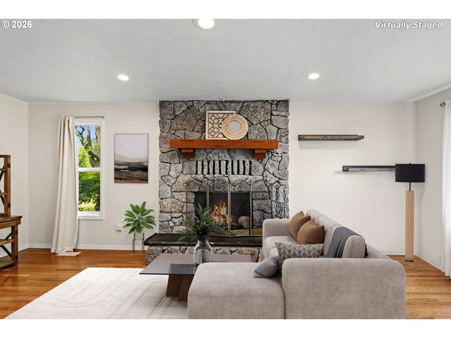 11720 PARTLOW Rd, Oregon City, OR 97045