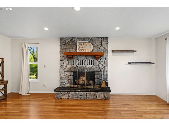 11720 PARTLOW Rd, Oregon City, OR 97045