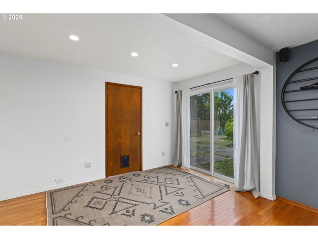 11720 PARTLOW Rd, Oregon City, OR 97045
