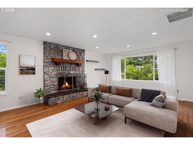11720 PARTLOW Rd, Oregon City, OR 97045