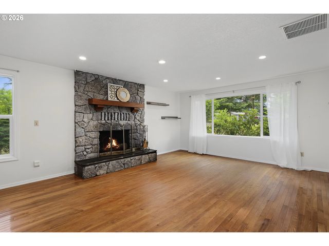 11720 PARTLOW Rd, Oregon City, OR 97045