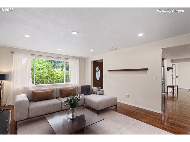 11720 PARTLOW Rd, Oregon City, OR 97045