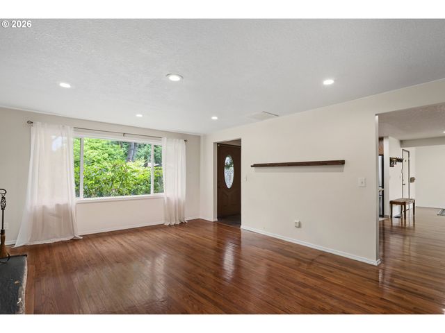 11720 PARTLOW Rd, Oregon City, OR 97045