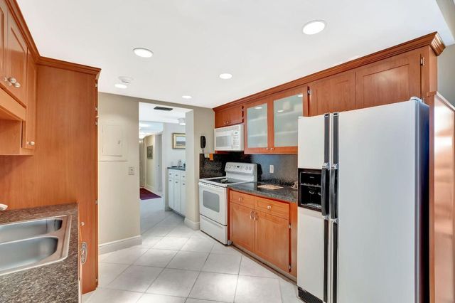 2200 S Ocean Boulevard 405, Delray Beach, FL 33483