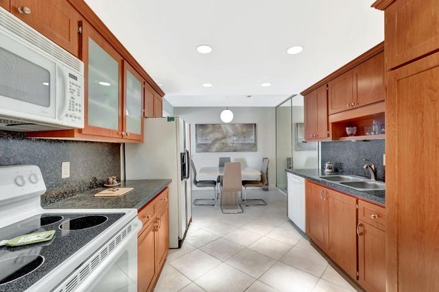 2200 S Ocean Boulevard 405, Delray Beach, FL 33483