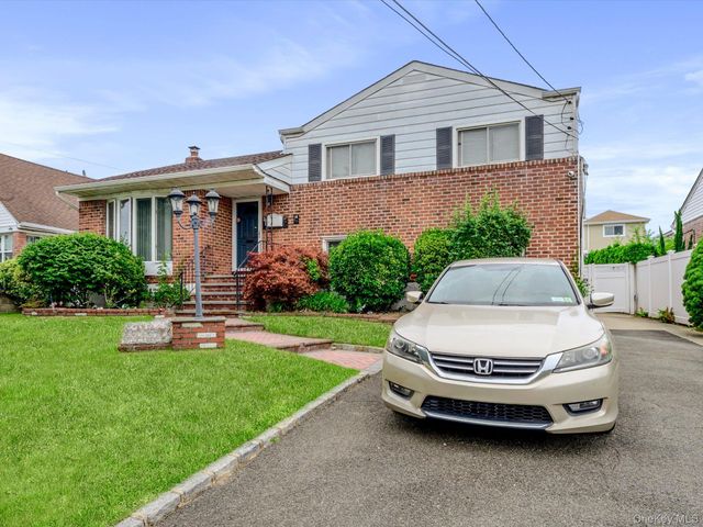 2182 Baylis Avenue, Elmont, NY 11003