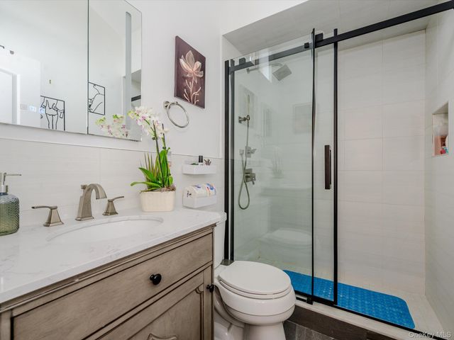2182 Baylis Avenue, Elmont, NY 11003