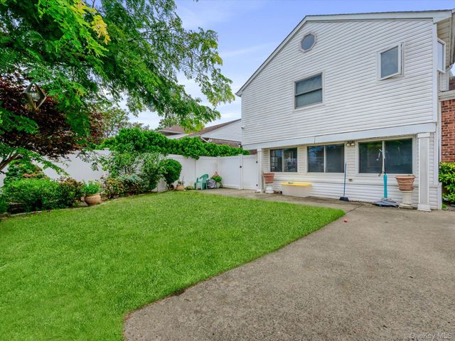 2182 Baylis Avenue, Elmont, NY 11003