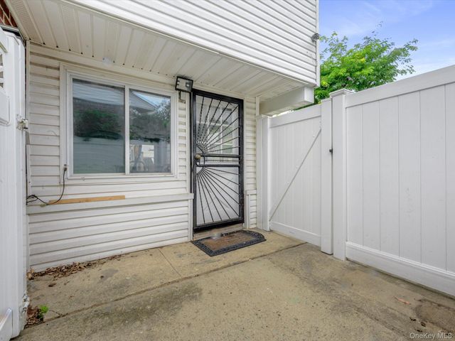 2182 Baylis Avenue, Elmont, NY 11003