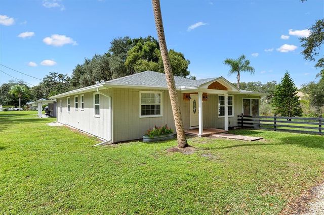 206 W MIRROR LAKE DRIVE, Fruitland Park, FL 34731