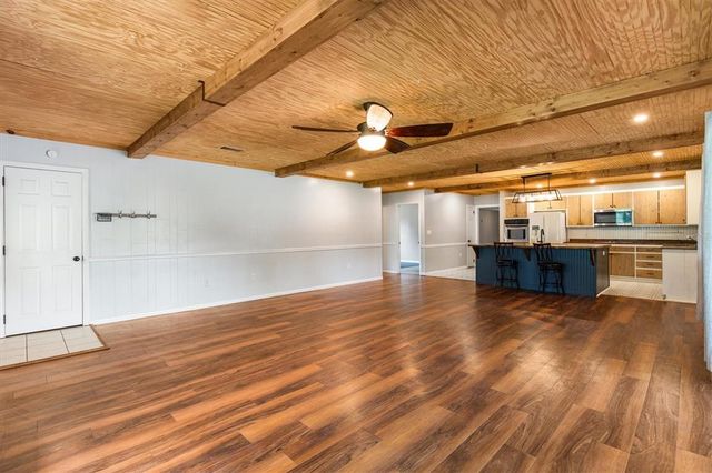 206 W MIRROR LAKE DRIVE, Fruitland Park, FL 34731