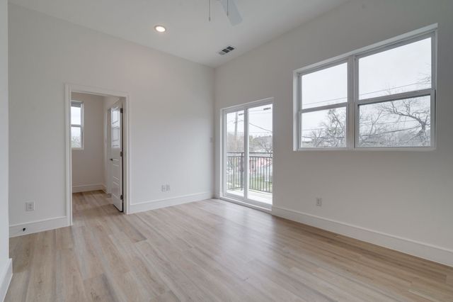 2323 Douglas Avenue, Dallas, TX 75219