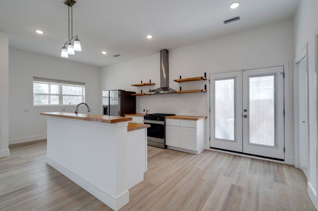 2323 Douglas Avenue, Dallas, TX 75219