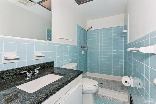 204 Poinciana Dr, Gulf Breeze, FL 32561
