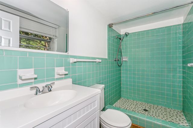 204 Poinciana Dr, Gulf Breeze, FL 32561