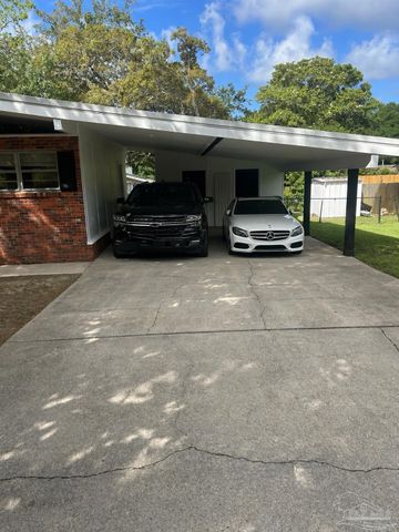 204 Poinciana Dr, Gulf Breeze, FL 32561