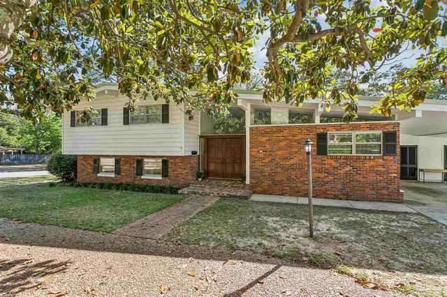 204 Poinciana Dr, Gulf Breeze, FL 32561