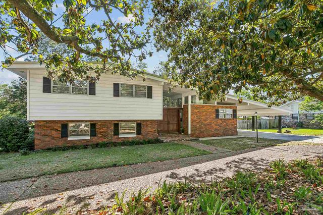 204 Poinciana Dr, Gulf Breeze, FL 32561