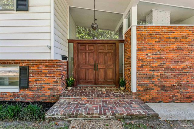 204 Poinciana Dr, Gulf Breeze, FL 32561