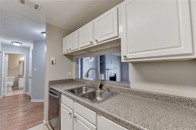 3655 Habersham Road APT 311, Atlanta, GA 30305