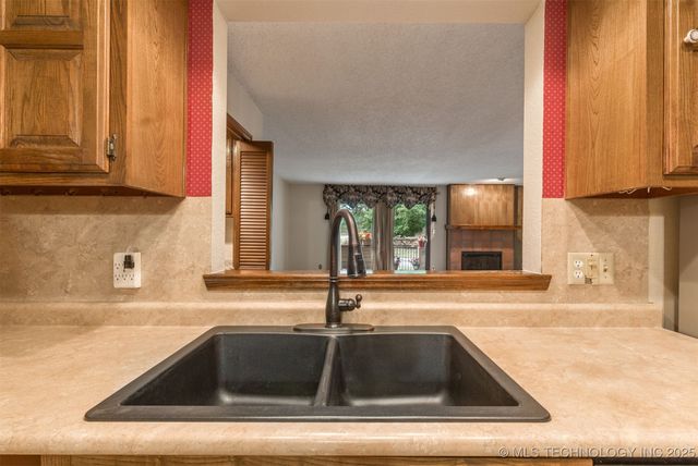 8484 S College Avenue 72, Tulsa, OK 74137