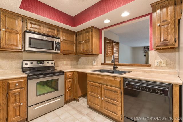 8484 S College Avenue 72, Tulsa, OK 74137