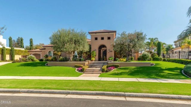 2006 Brighton Park Drive, Bakersfield, CA 93311