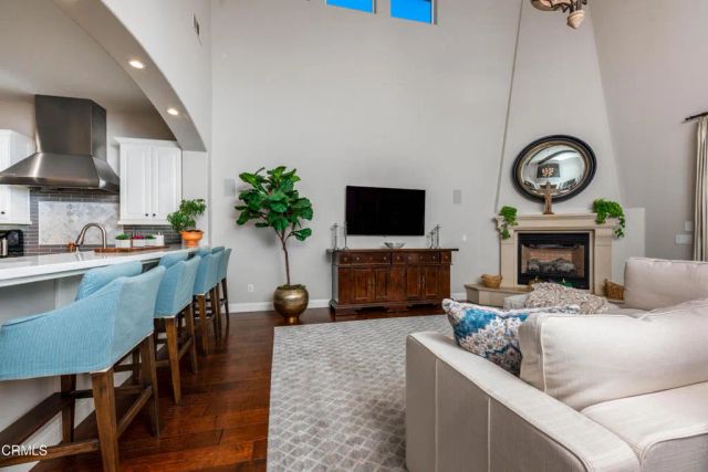 2006 Brighton Park Drive, Bakersfield, CA 93311