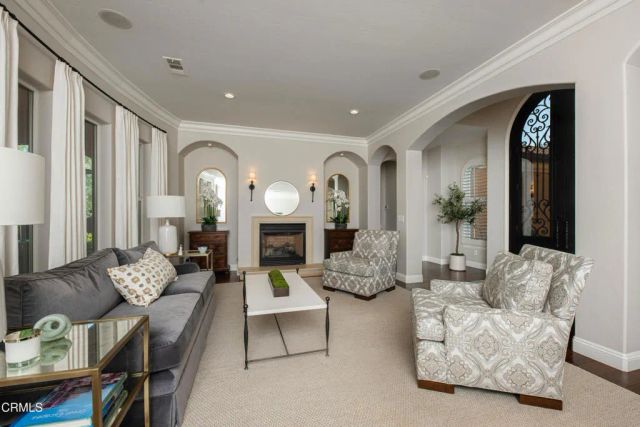 2006 Brighton Park Drive, Bakersfield, CA 93311