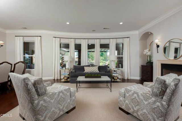 2006 Brighton Park Drive, Bakersfield, CA 93311