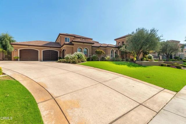 2006 Brighton Park Drive, Bakersfield, CA 93311