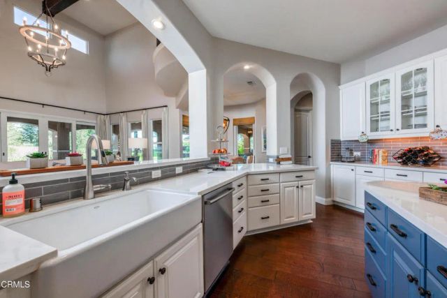 2006 Brighton Park Drive, Bakersfield, CA 93311