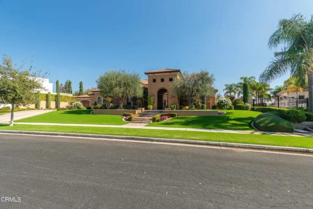 2006 Brighton Park Drive, Bakersfield, CA 93311