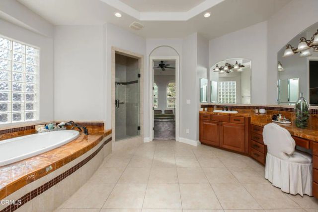 2006 Brighton Park Drive, Bakersfield, CA 93311