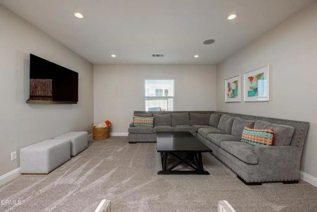 2006 Brighton Park Drive, Bakersfield, CA 93311