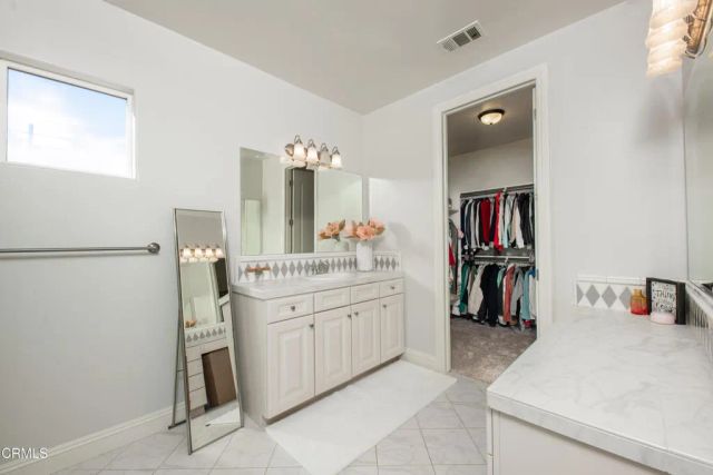 2006 Brighton Park Drive, Bakersfield, CA 93311