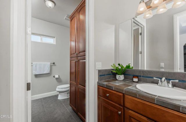 2006 Brighton Park Drive, Bakersfield, CA 93311