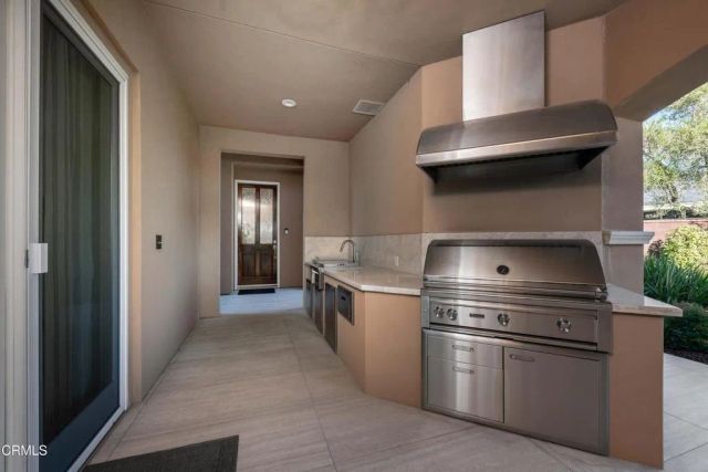 2006 Brighton Park Drive, Bakersfield, CA 93311