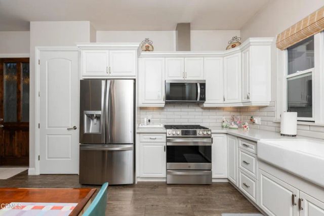 2006 Brighton Park Drive, Bakersfield, CA 93311