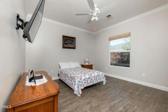 2006 Brighton Park Drive, Bakersfield, CA 93311