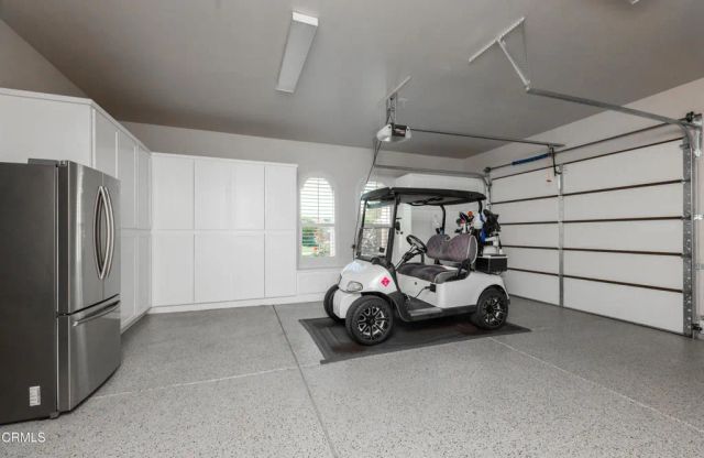 2006 Brighton Park Drive, Bakersfield, CA 93311