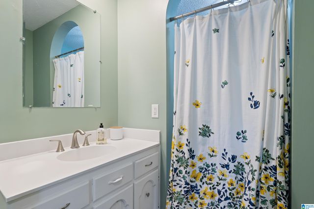 1437 BREWSTER CIRCLE, Birmingham, AL 35235