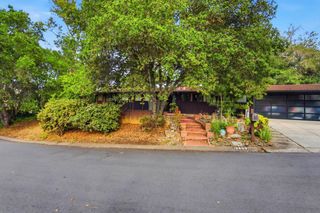 18600 Montpere Way, Saratoga, CA 95070