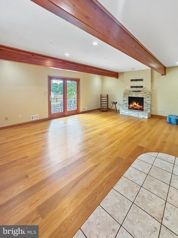 20 EAGLE CT, Gilbertsville, PA 19525