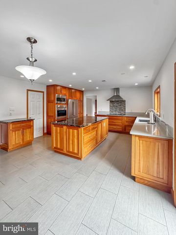 20 EAGLE CT, Gilbertsville, PA 19525